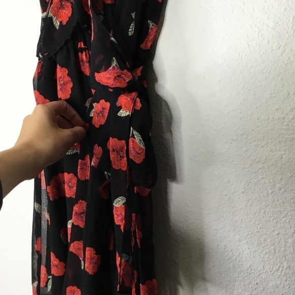 Zara Basic Floral Wrap Dress - Picture 4 of 6